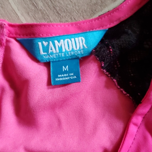 Adorable hi low top - Picture 2 of 3